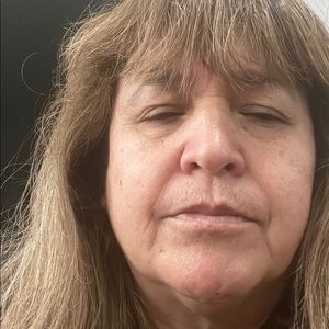 Meet your Posher, Carmela